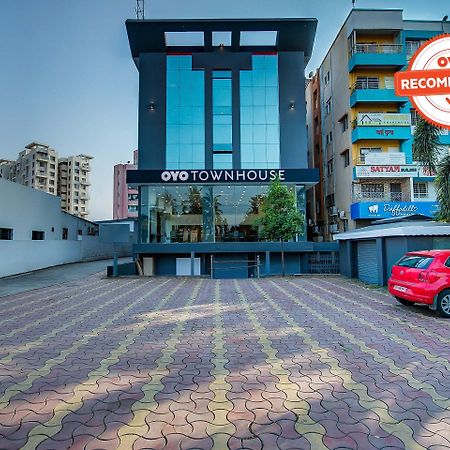 Oyo Townhouse 048 Hadapsar Hotel Phursungi ภายนอก รูปภาพ