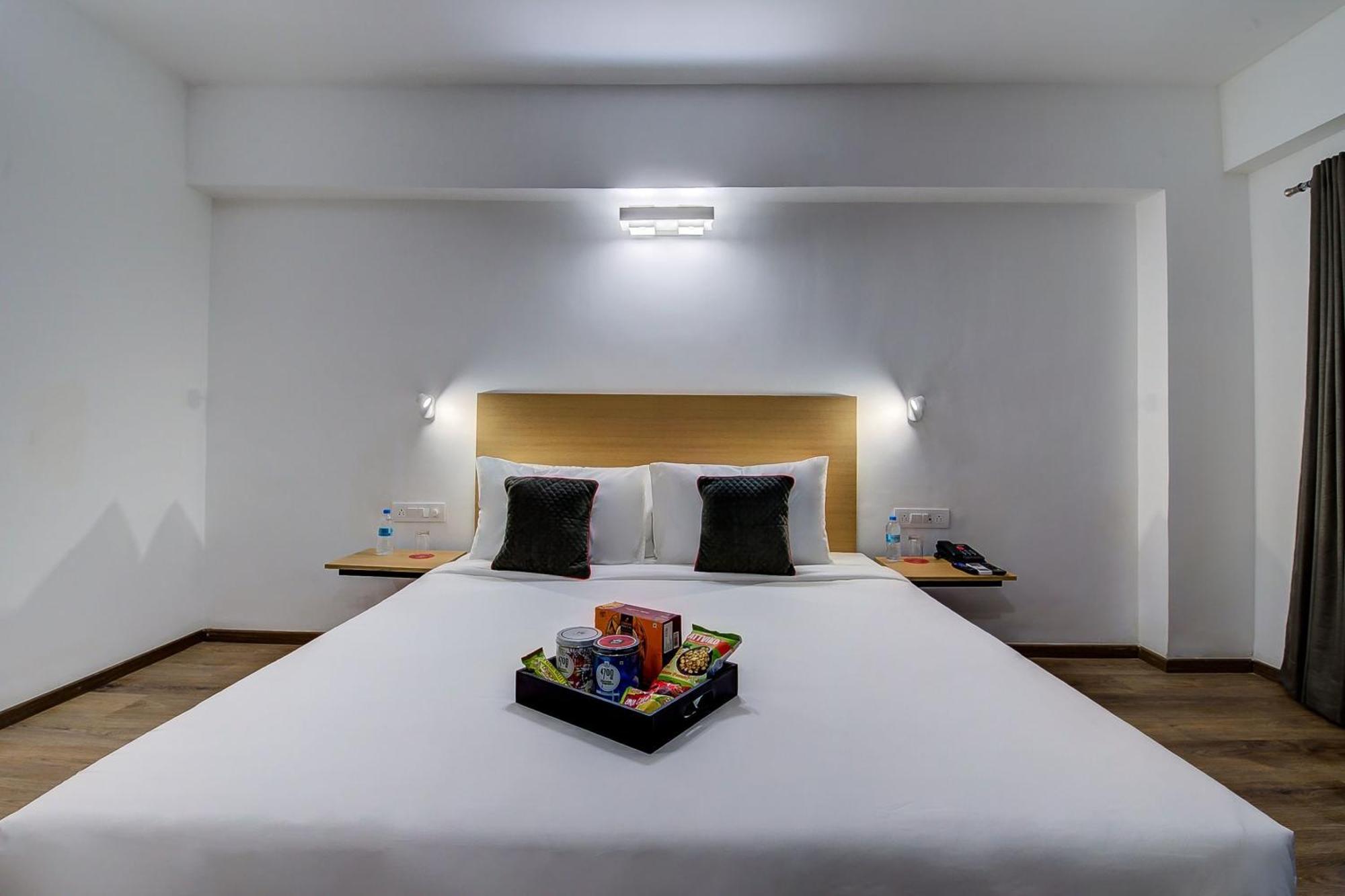 Oyo Townhouse 048 Hadapsar Hotel Phursungi ภายนอก รูปภาพ