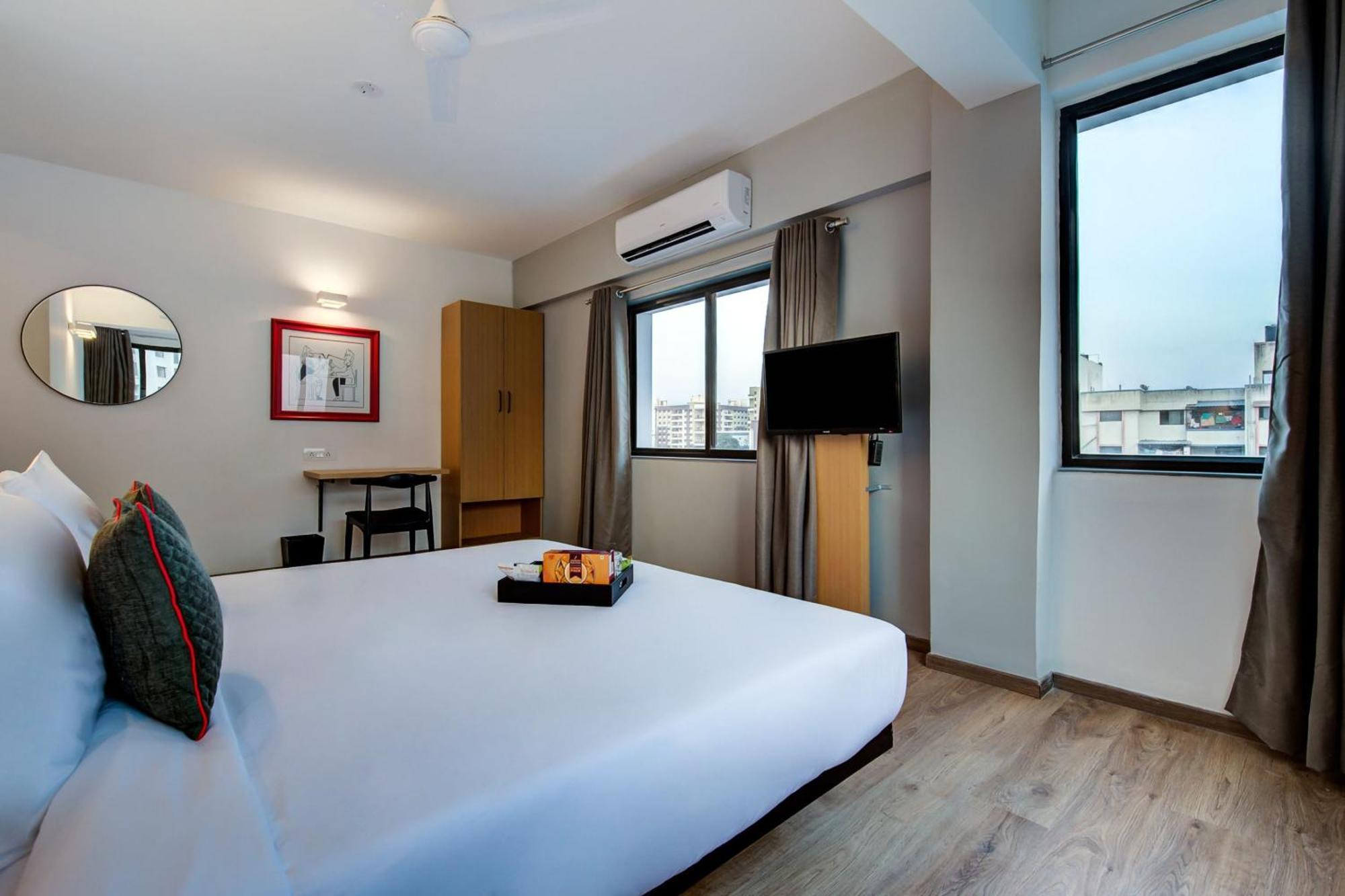 Oyo Townhouse 048 Hadapsar Hotel Phursungi ภายนอก รูปภาพ