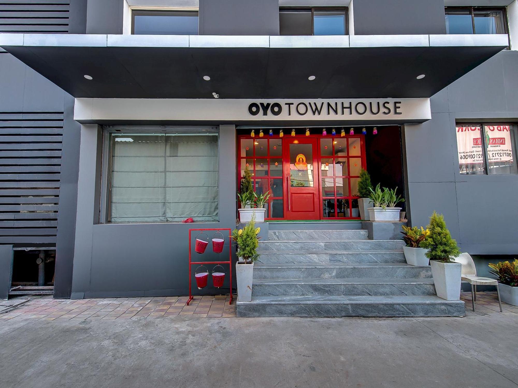 Oyo Townhouse 048 Hadapsar Hotel Phursungi ภายนอก รูปภาพ