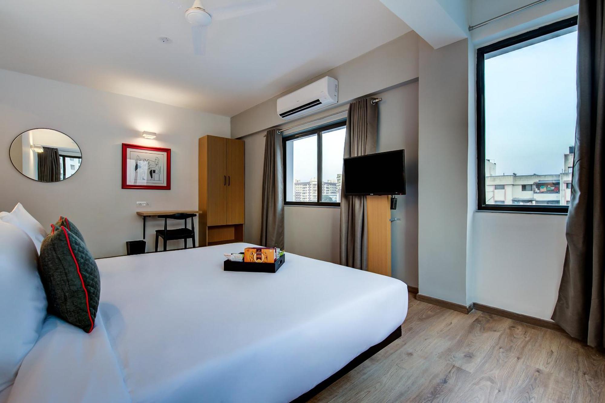 Oyo Townhouse 048 Hadapsar Hotel Phursungi ภายนอก รูปภาพ
