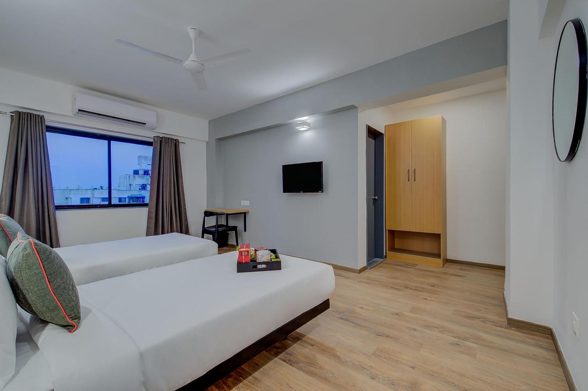 Oyo Townhouse 048 Hadapsar Hotel Phursungi ภายนอก รูปภาพ