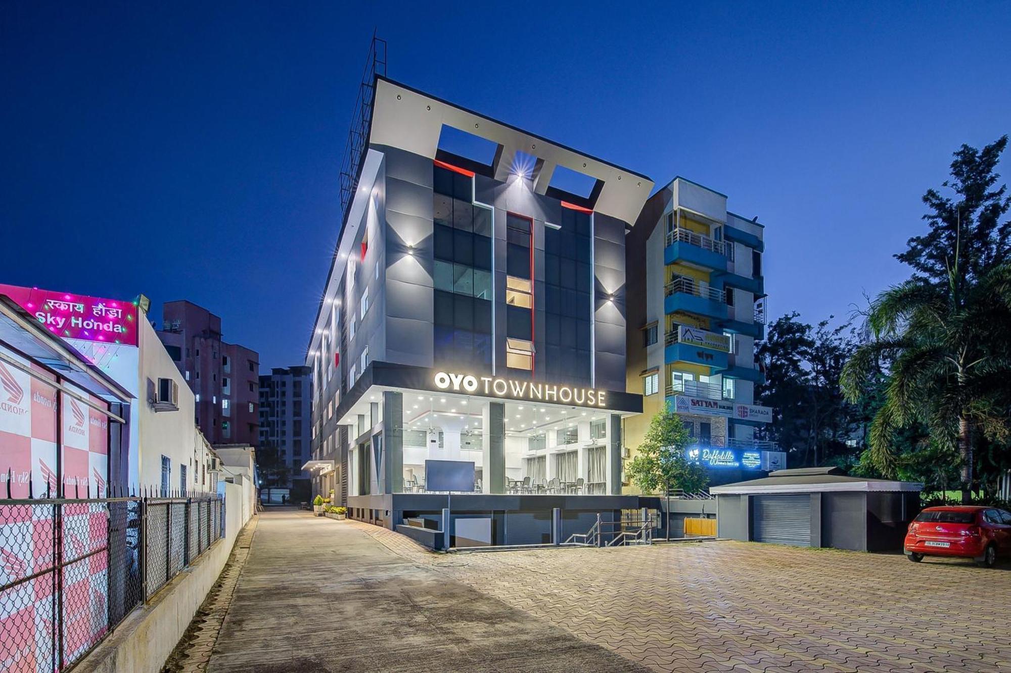 Oyo Townhouse 048 Hadapsar Hotel Phursungi ภายนอก รูปภาพ
