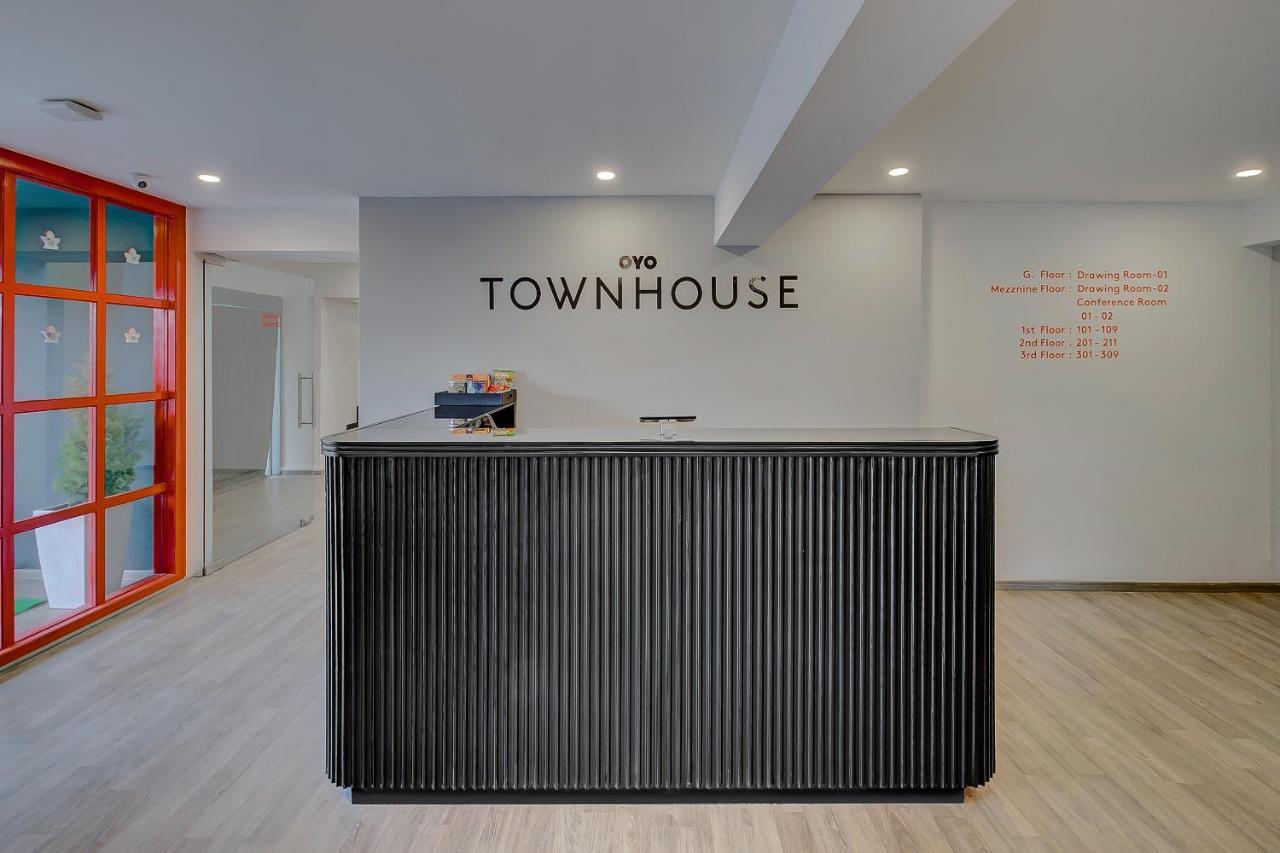 Oyo Townhouse 048 Hadapsar Hotel Phursungi ภายนอก รูปภาพ